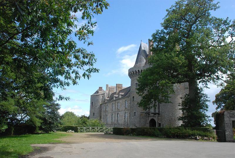 Découvre le Chateau de Montmuran en Bretagne près de Saint-Malo